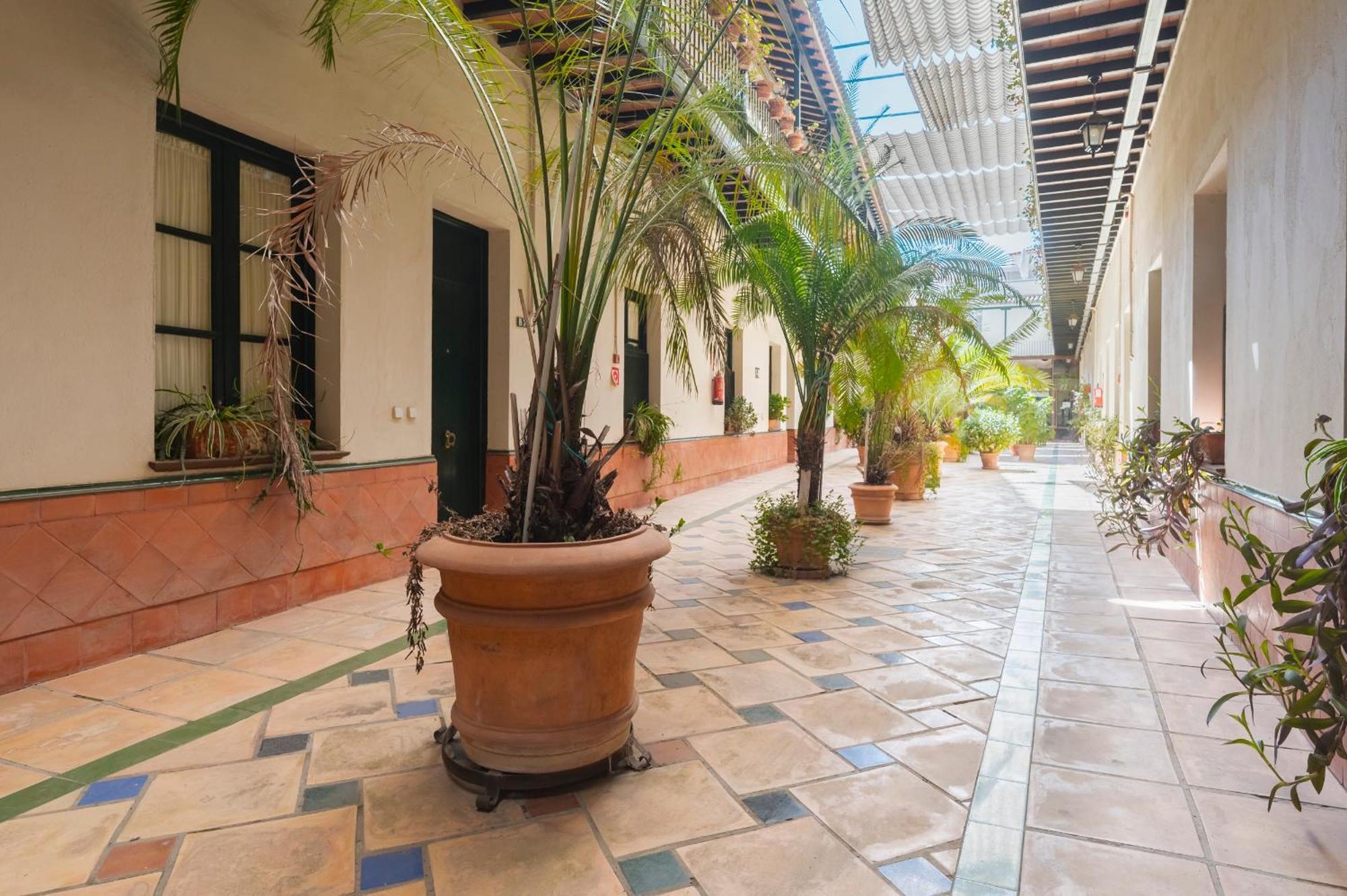Avanti Cartuja Seville Ngoại thất bức ảnh