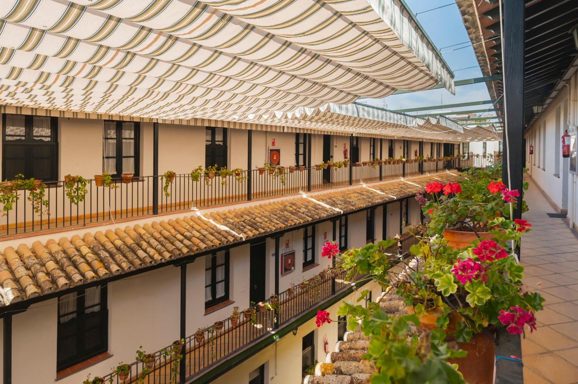 Avanti Cartuja Seville Ngoại thất bức ảnh