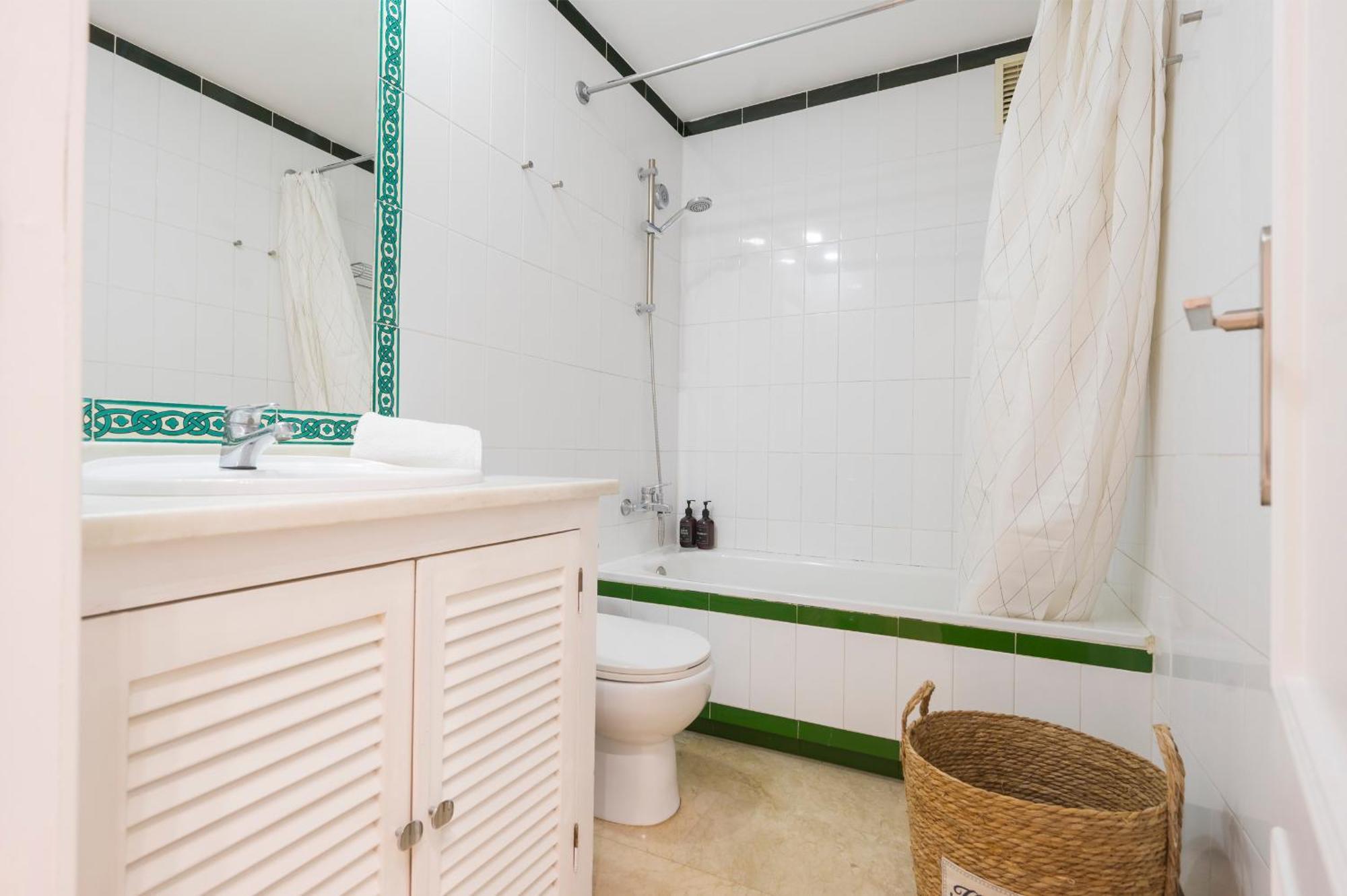 Avanti Cartuja Seville Ngoại thất bức ảnh